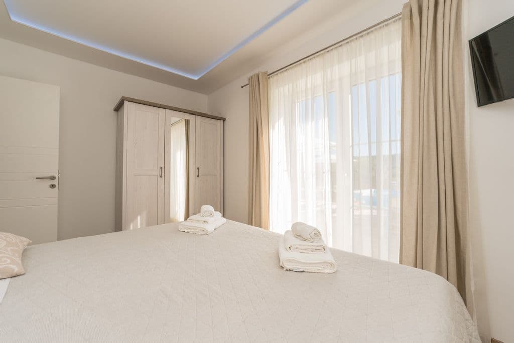 Villa San Antonio — Interior & Bedrooms