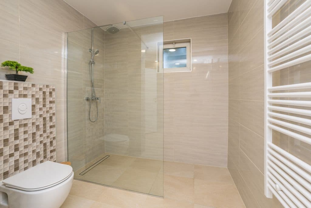 Villa San Antonio — Interior & Bedrooms