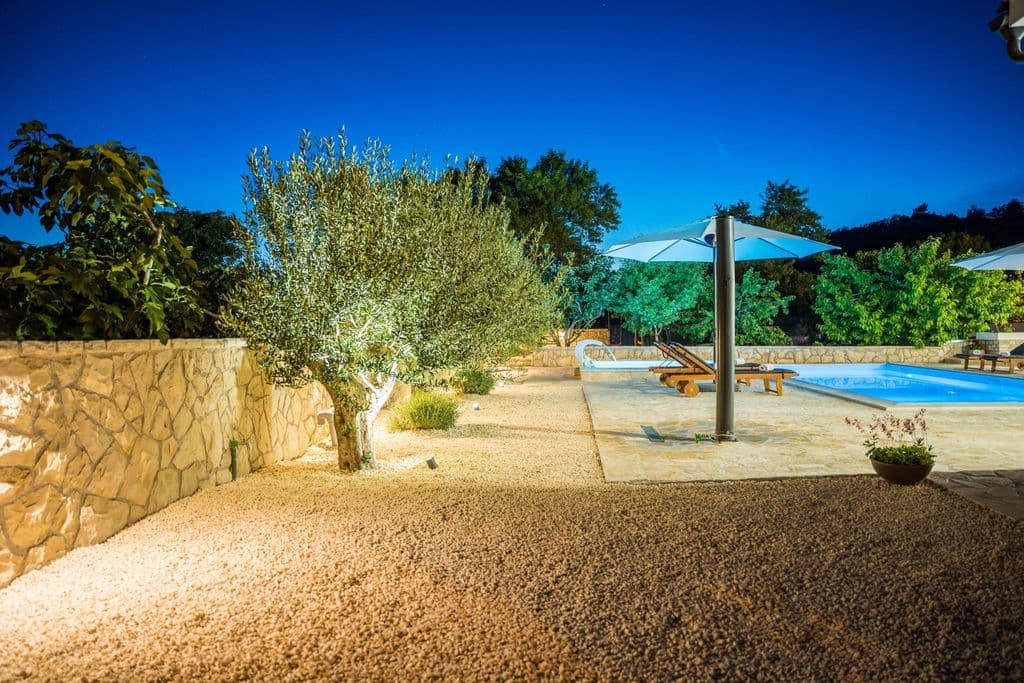 Villa San Antonio — Karst & Sunset Views