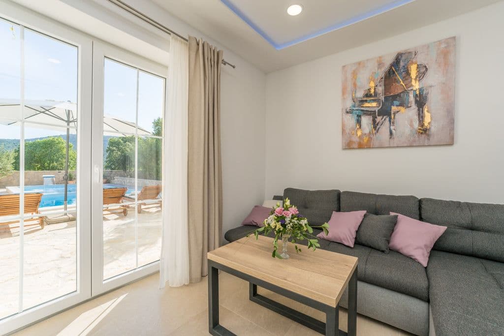 Villa San Antonio — Karst & Sunset Views